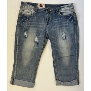 First Kiss Distressed Medium Wash Capri Women Size 17